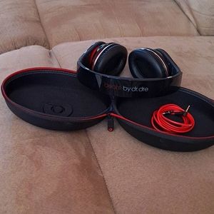 BEATS BY DR DRE